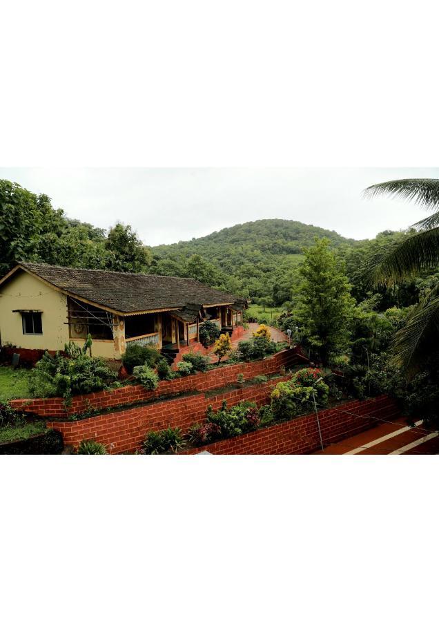 Nisarg Resort Guhagar Bagian luar foto